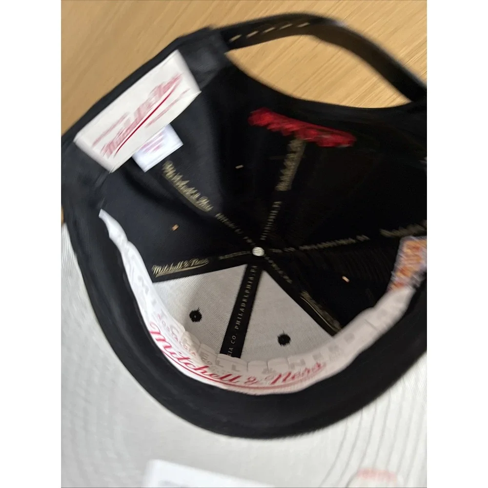 Mitchell &‎ Ness Pittsburgh Pirates Cooperstown MLB Evergreen Snapback Hat Black